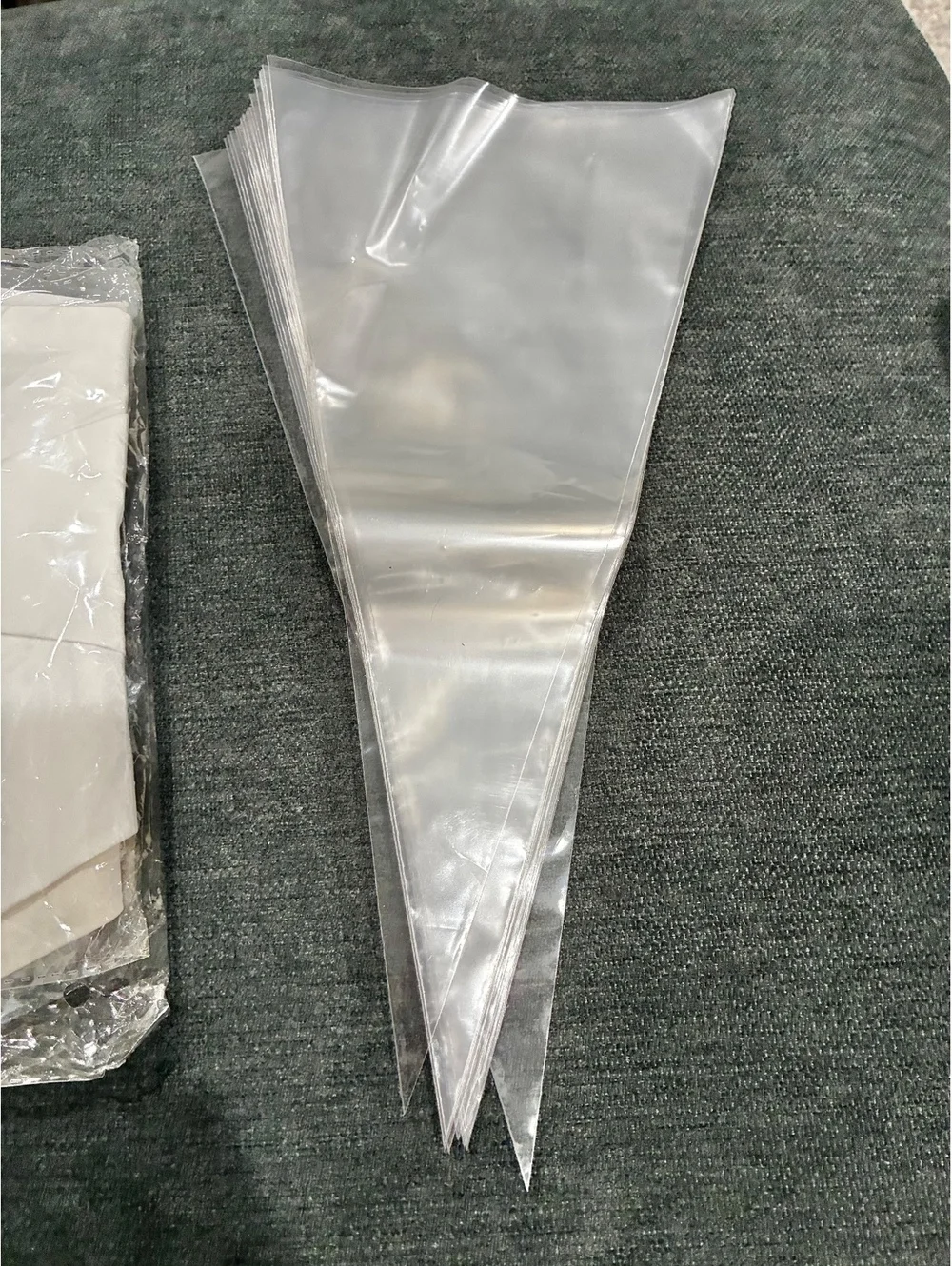 Russian Piping Tips & Piping Bags Disposable Decorating Bags for Cake and Pastry